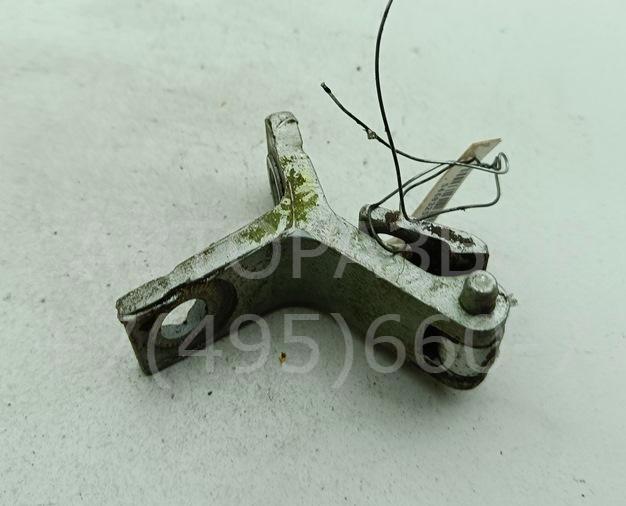 Петля двери