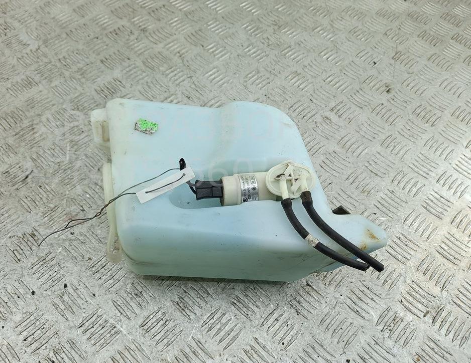 Бачок омывателя лобового стекла