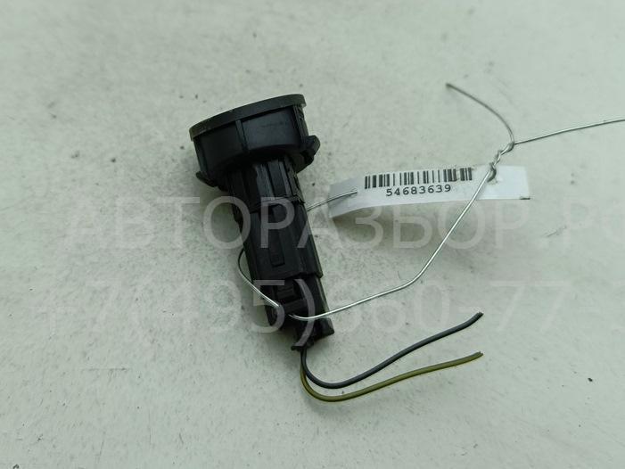 Кнопка открывания багажника