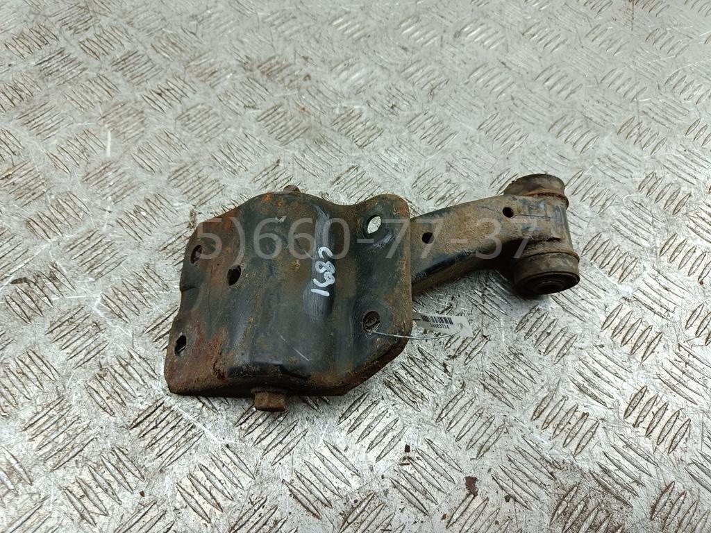 Рычаг передний правый