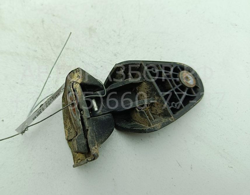 Петля крышки багажника