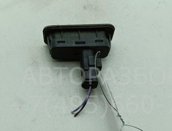 Кнопка открывания багажника