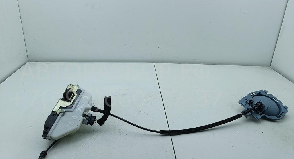 Замок двери передней правой