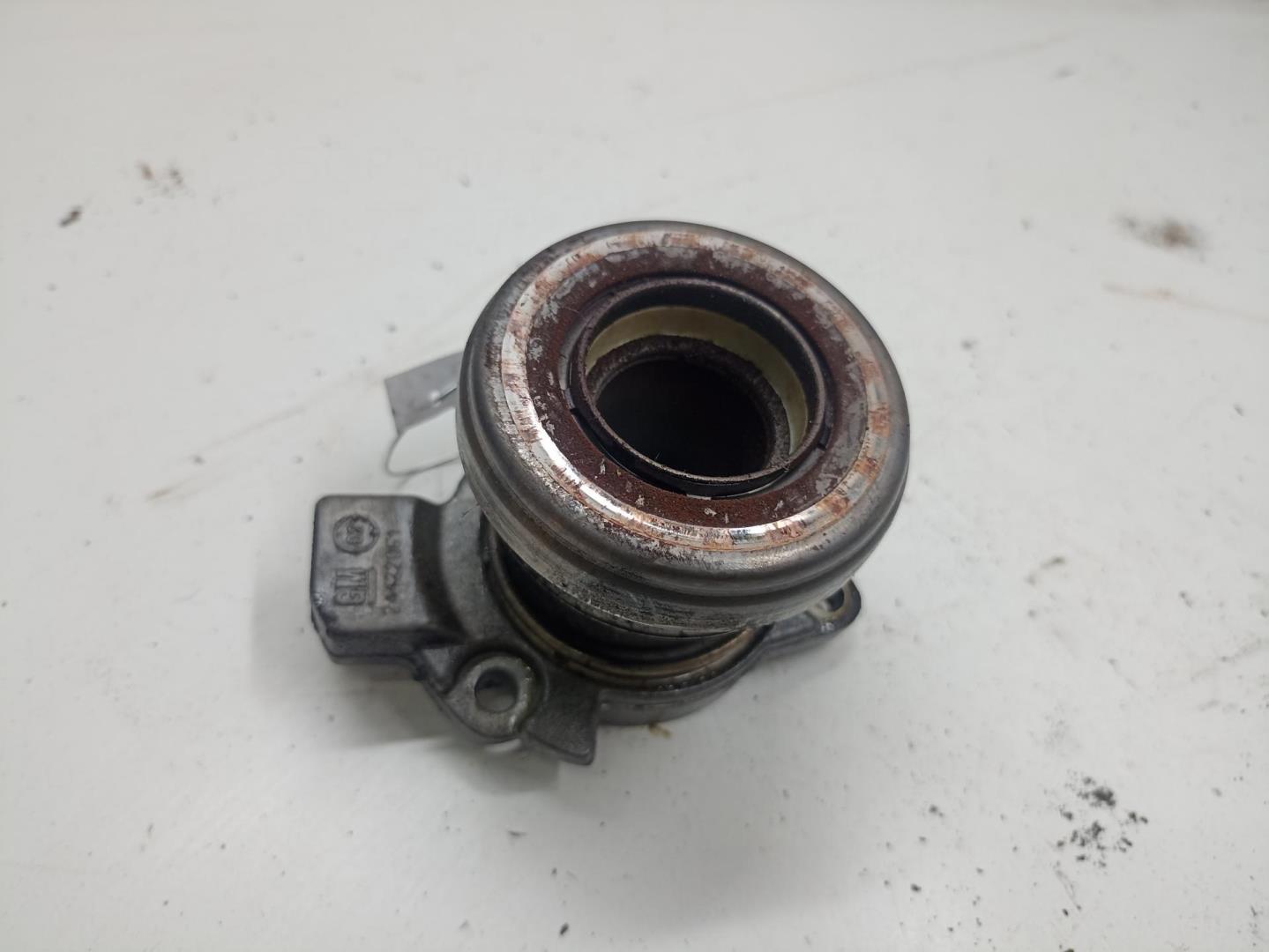 Цилиндр сцепления рабочий