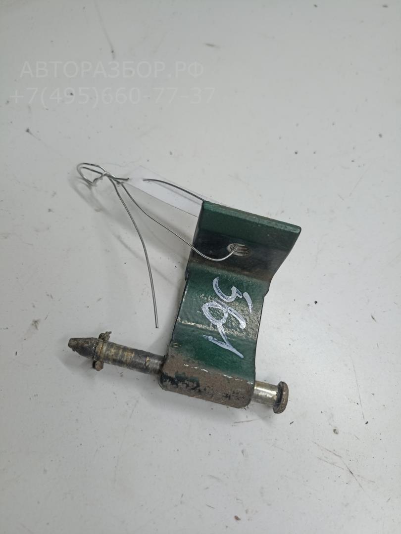 Петля крышки багажника