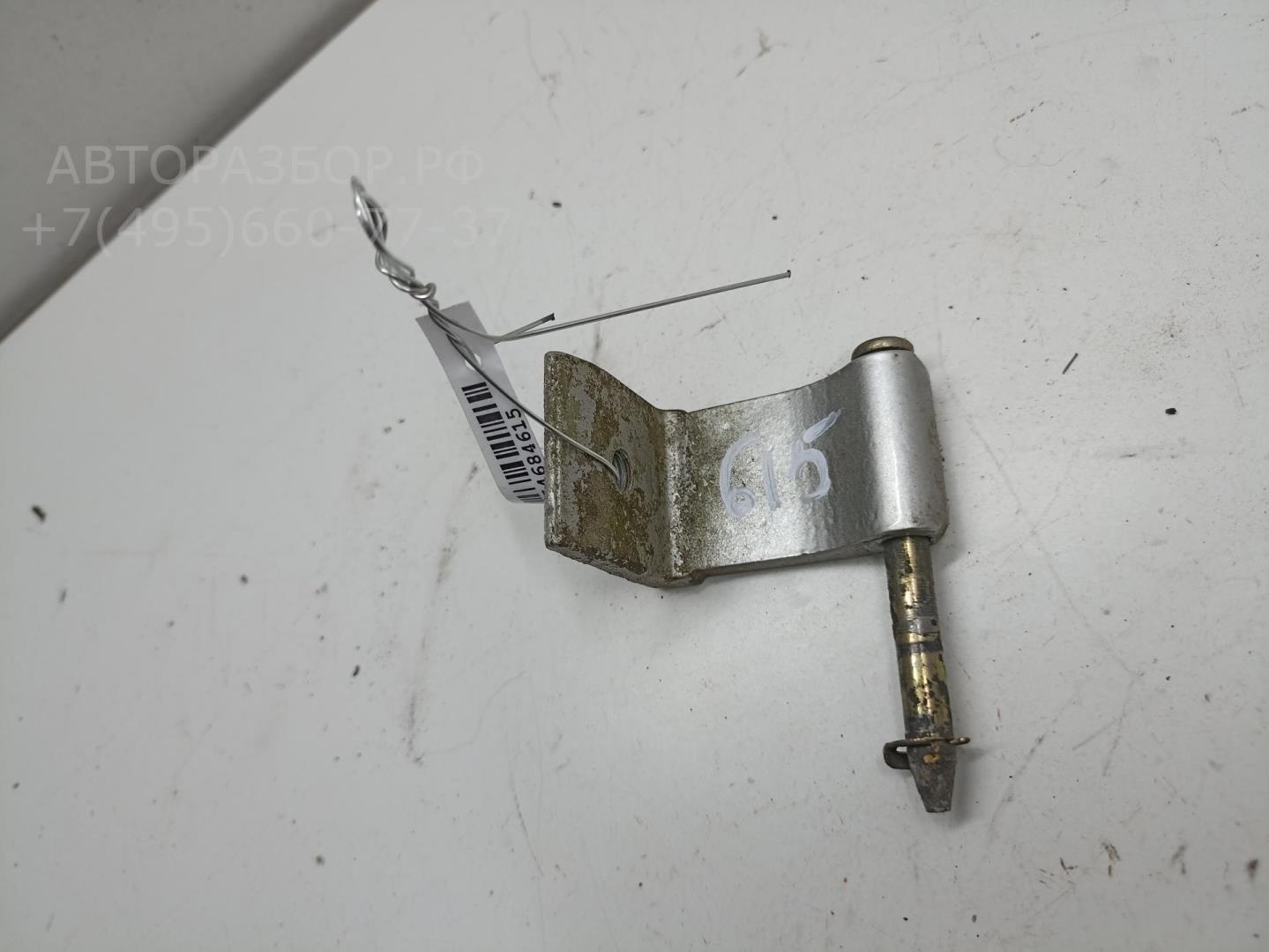 Петля крышки багажника