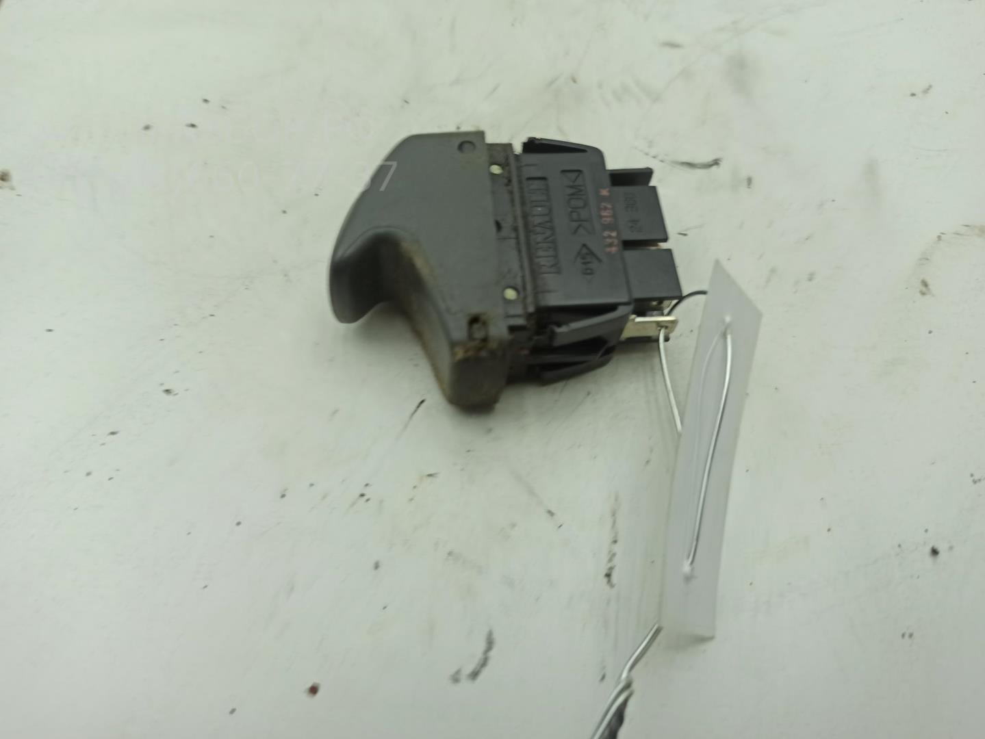 Кнопка стеклоподъемника