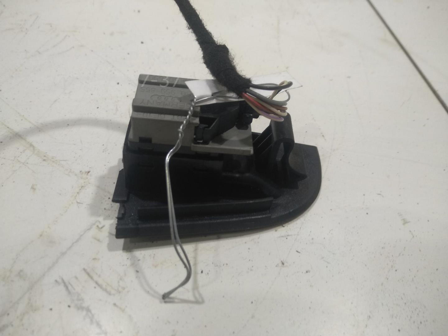 Кнопка стеклоподъемника