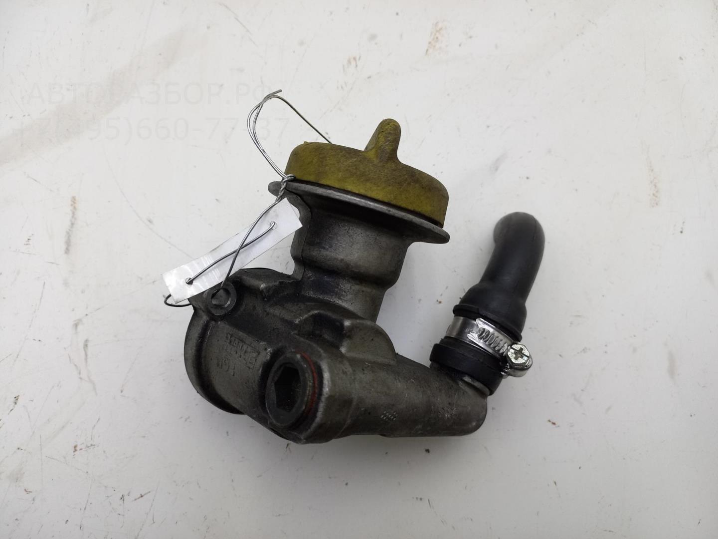 Маслозаливная горловина