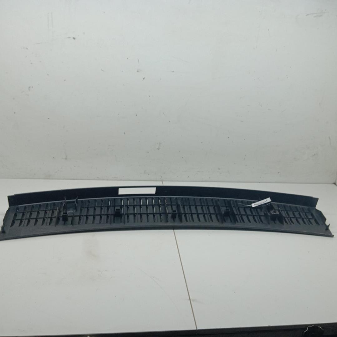 Решетка стеклоочистителей (Жабо)