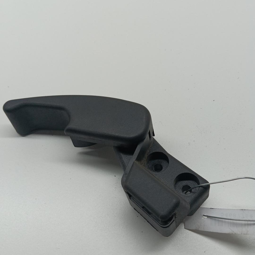 Ручка открывания капота