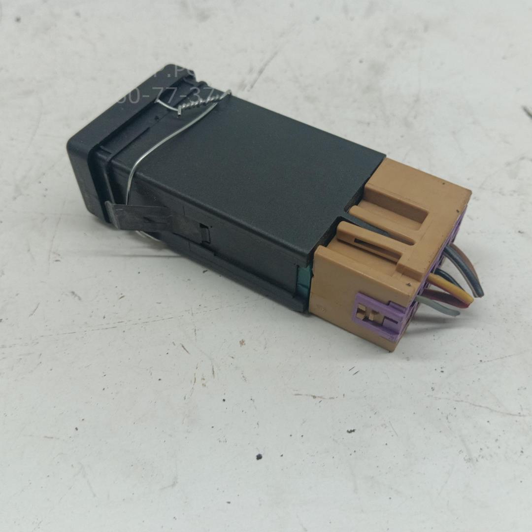 Кнопка обогрева сидений