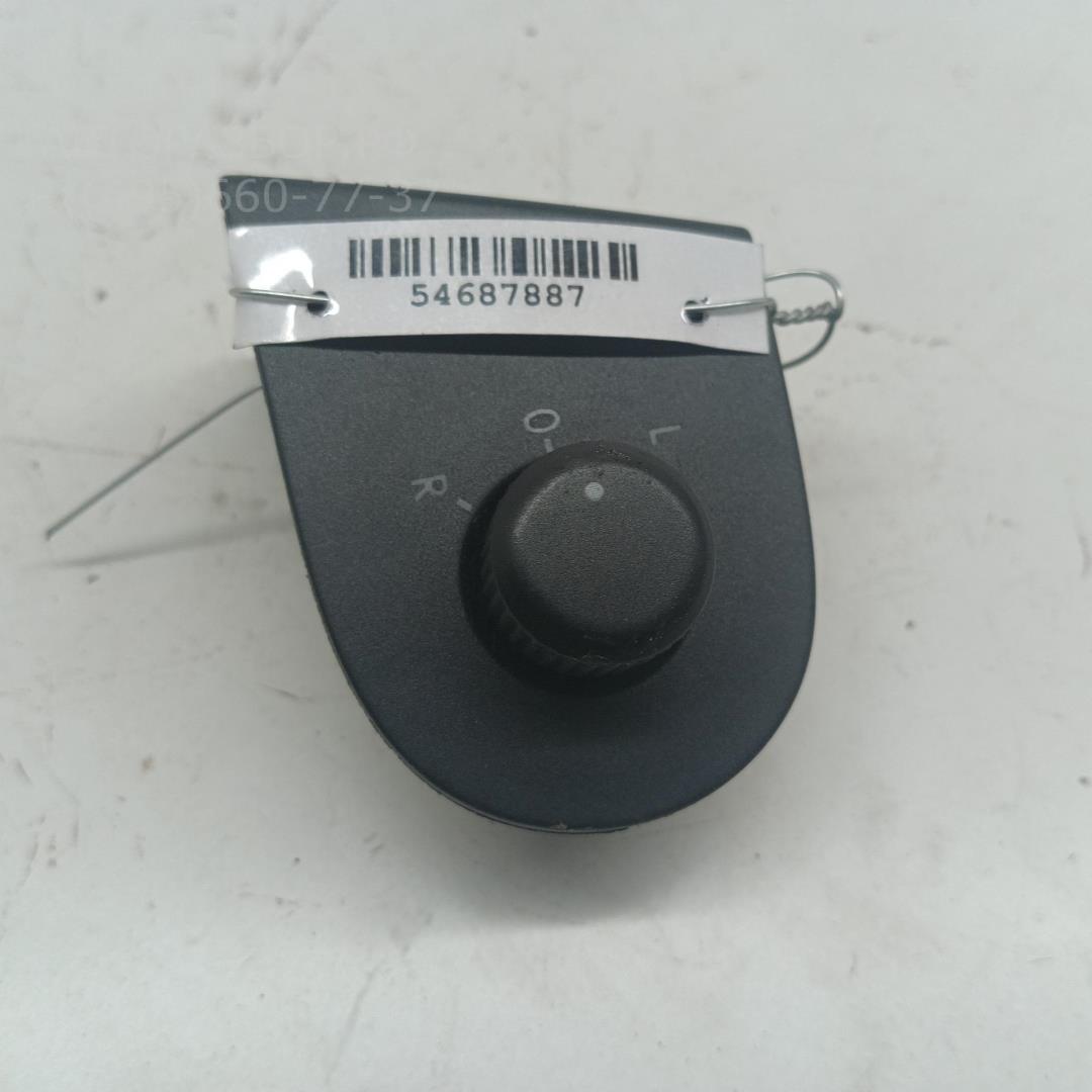 Кнопка регулировки зеркала