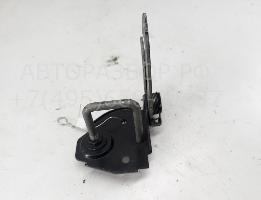 Замок капота