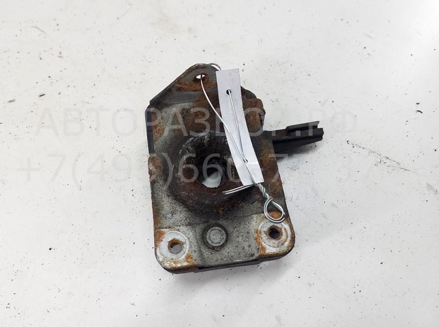 Замок капота