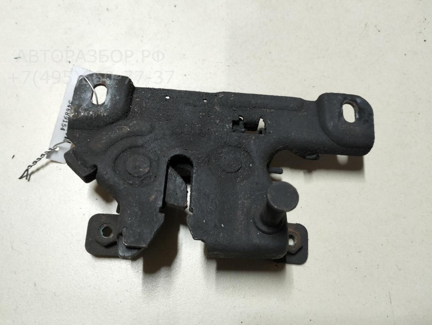 Замок капота