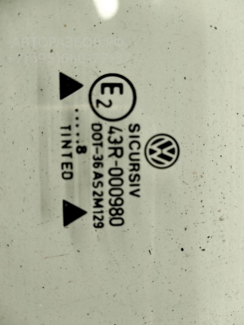 Стекло двери задней правой (форточка)