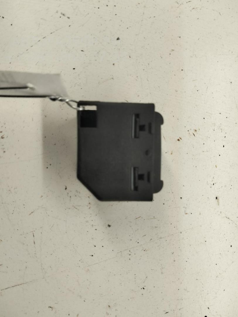 Кнопка стеклоподъемника