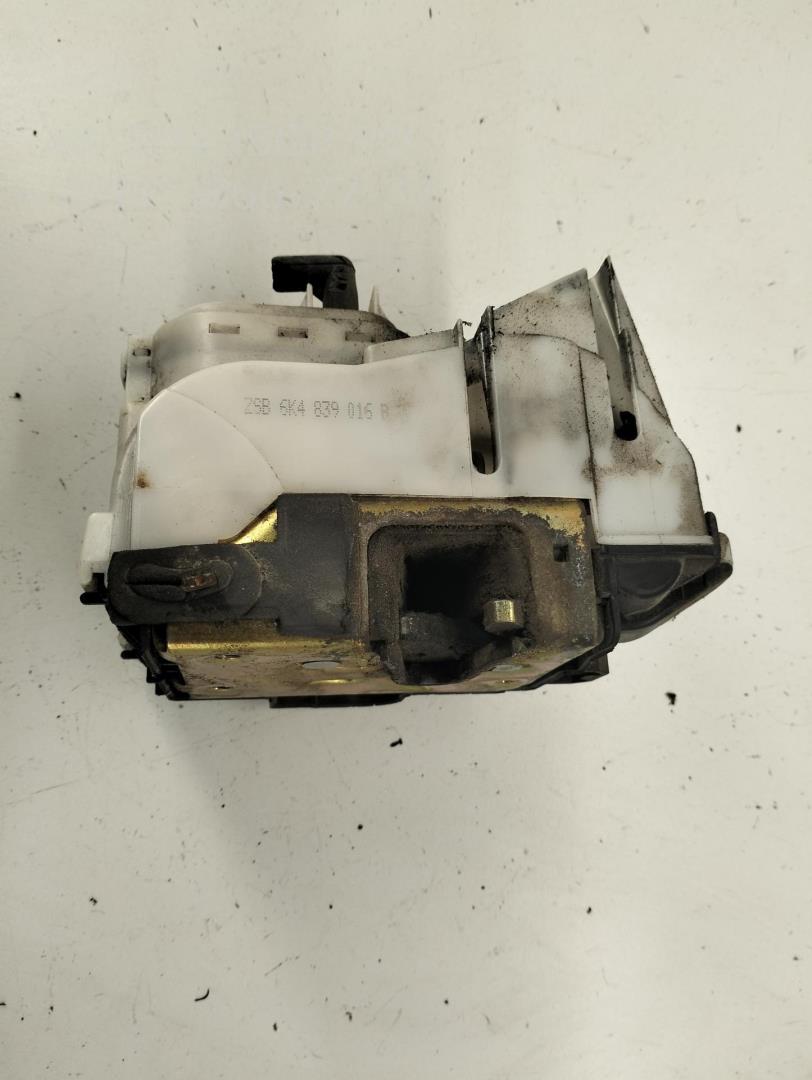 Замок двери задней правой