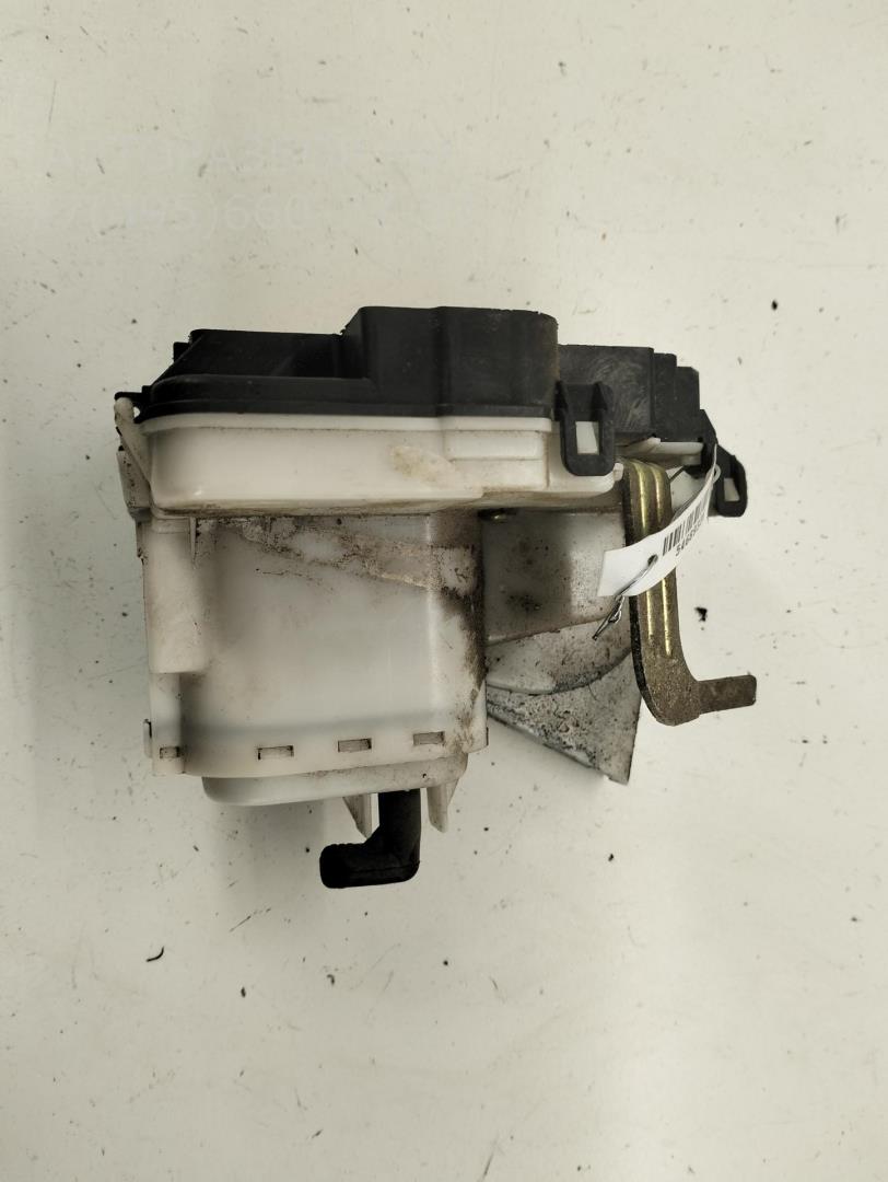 Замок двери задней правой