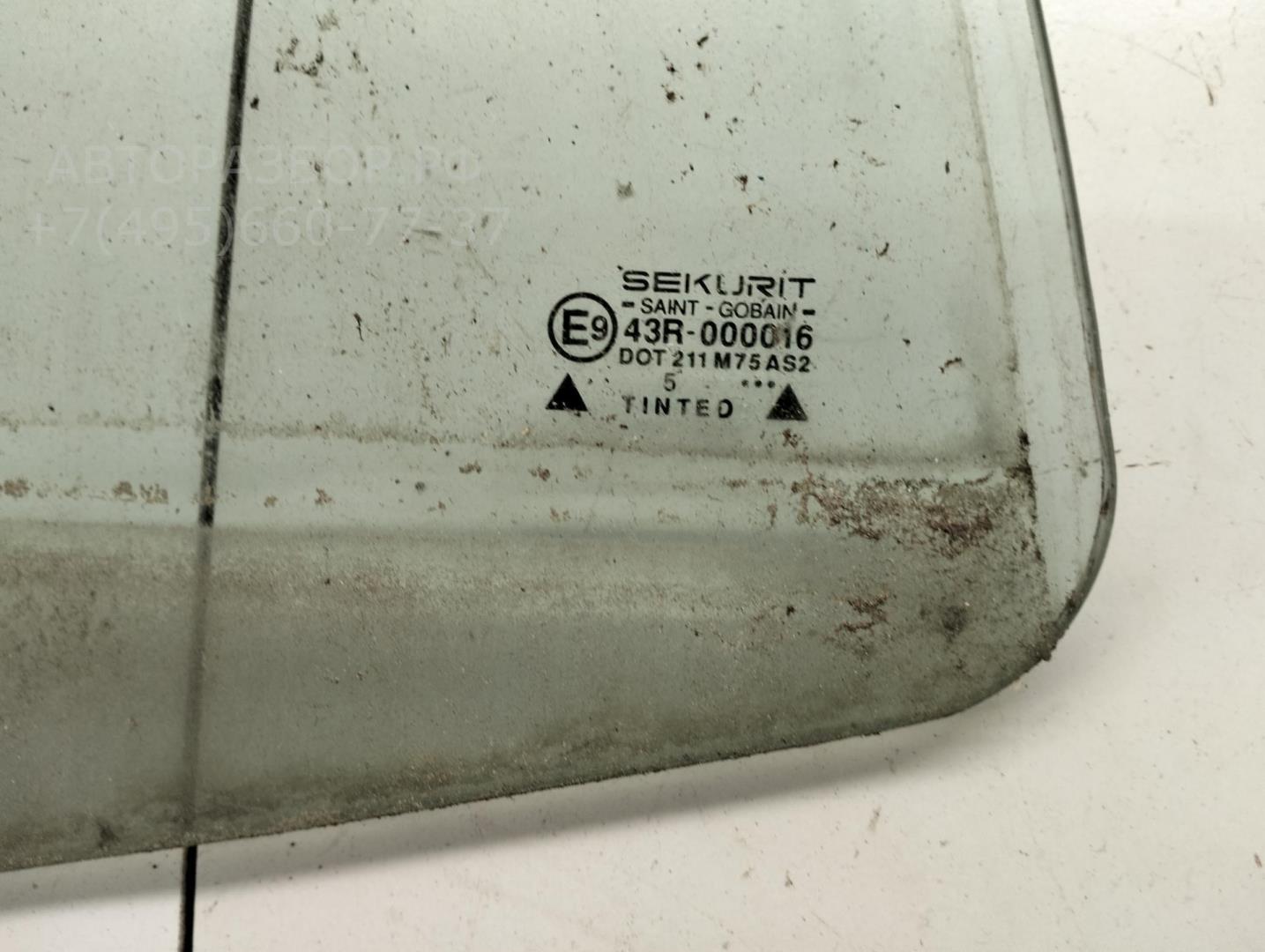 Стекло двери задней правой