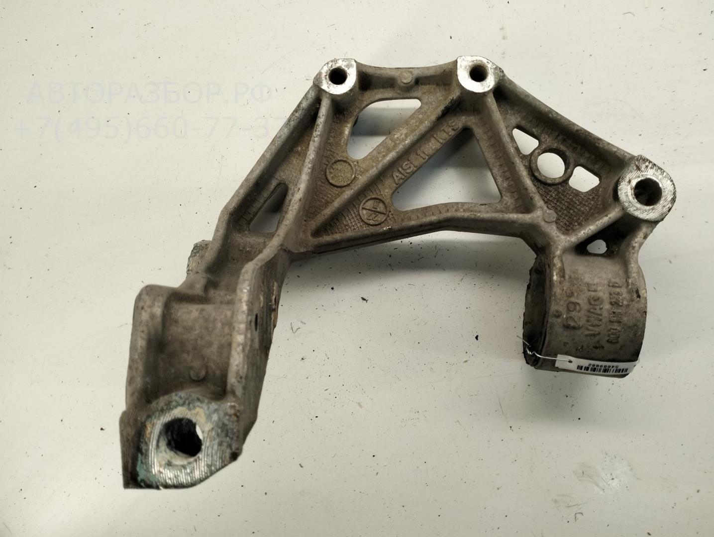 Рычаг передний левый