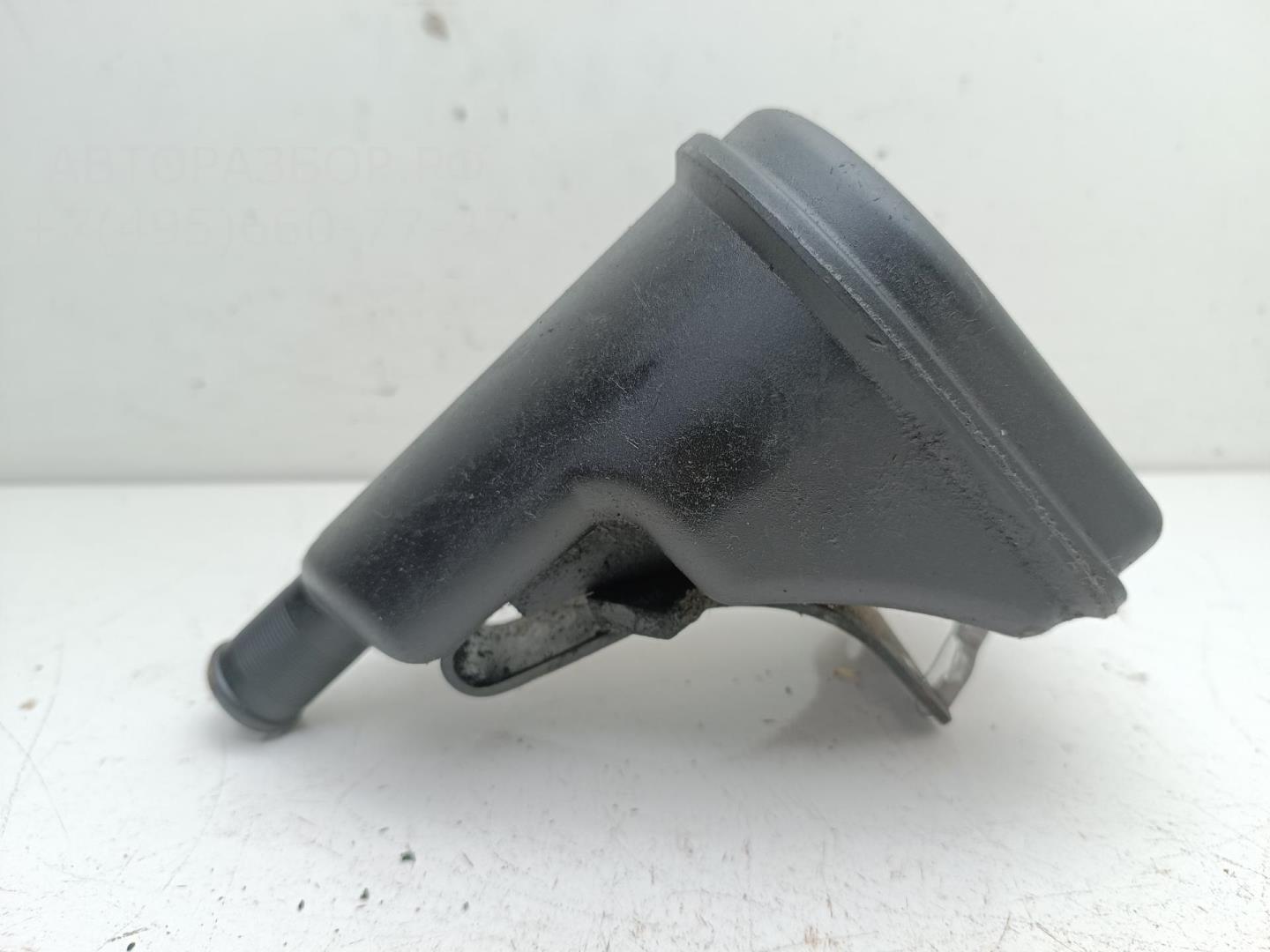 Маслозаливная горловина