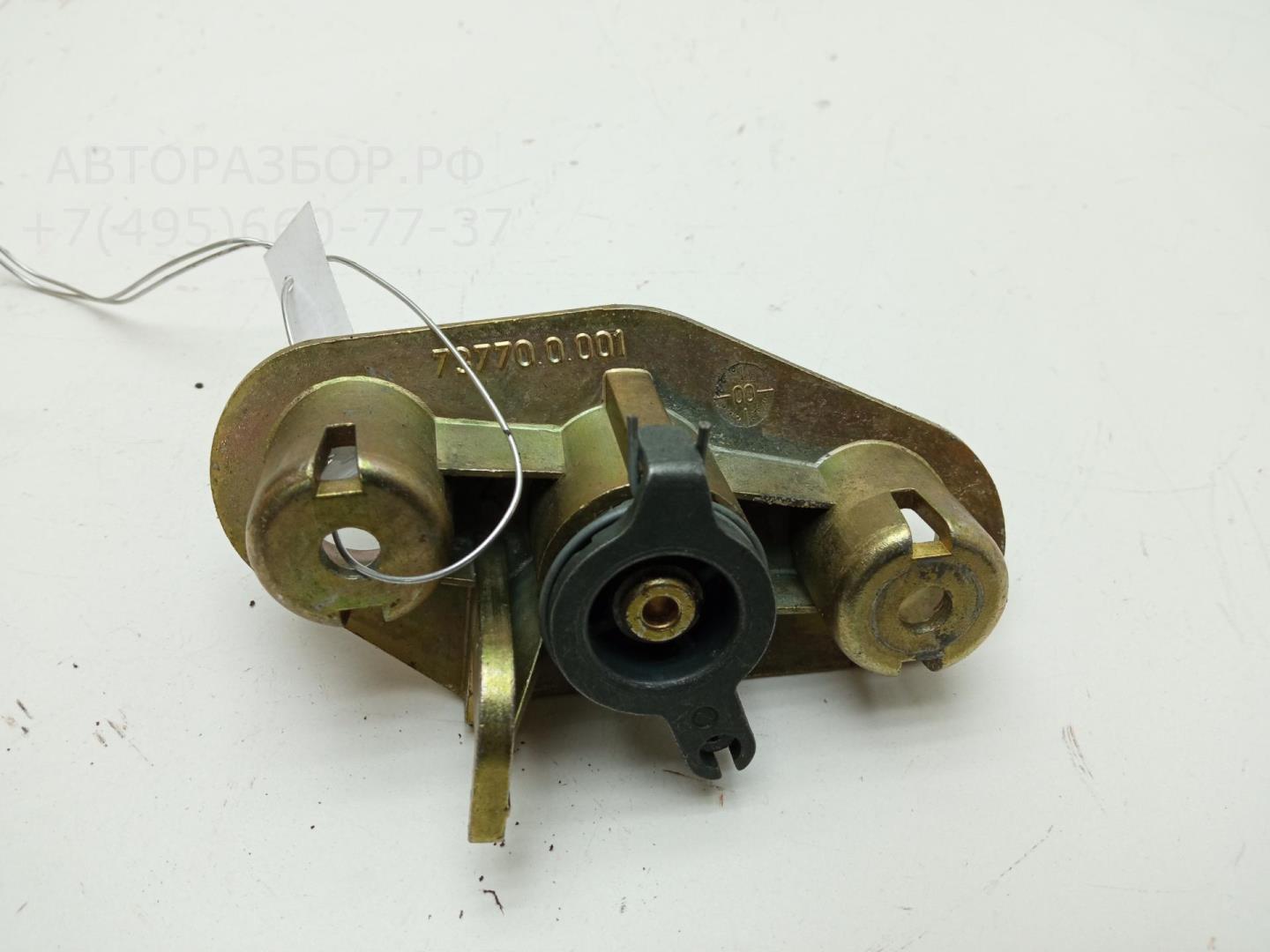 Вставка замка багажника