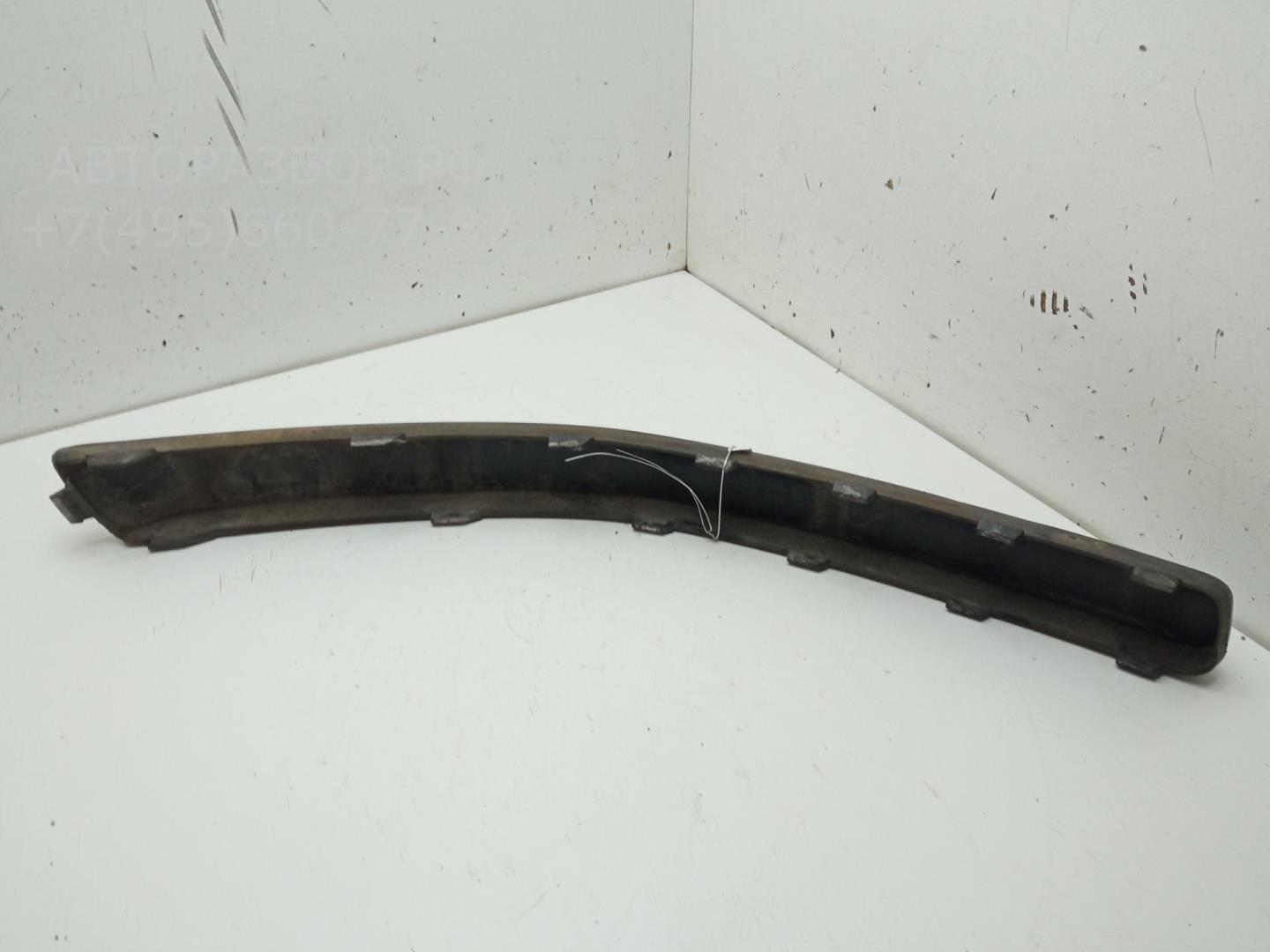 Молдинг переднего бампера левый