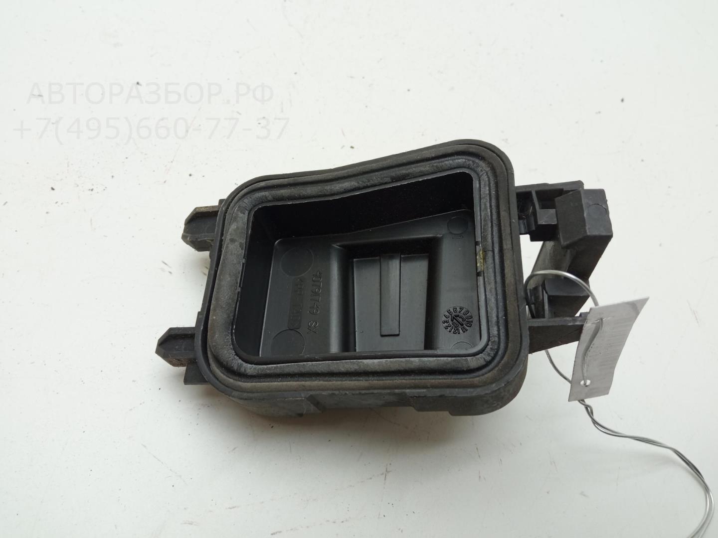 Крышка фары левой