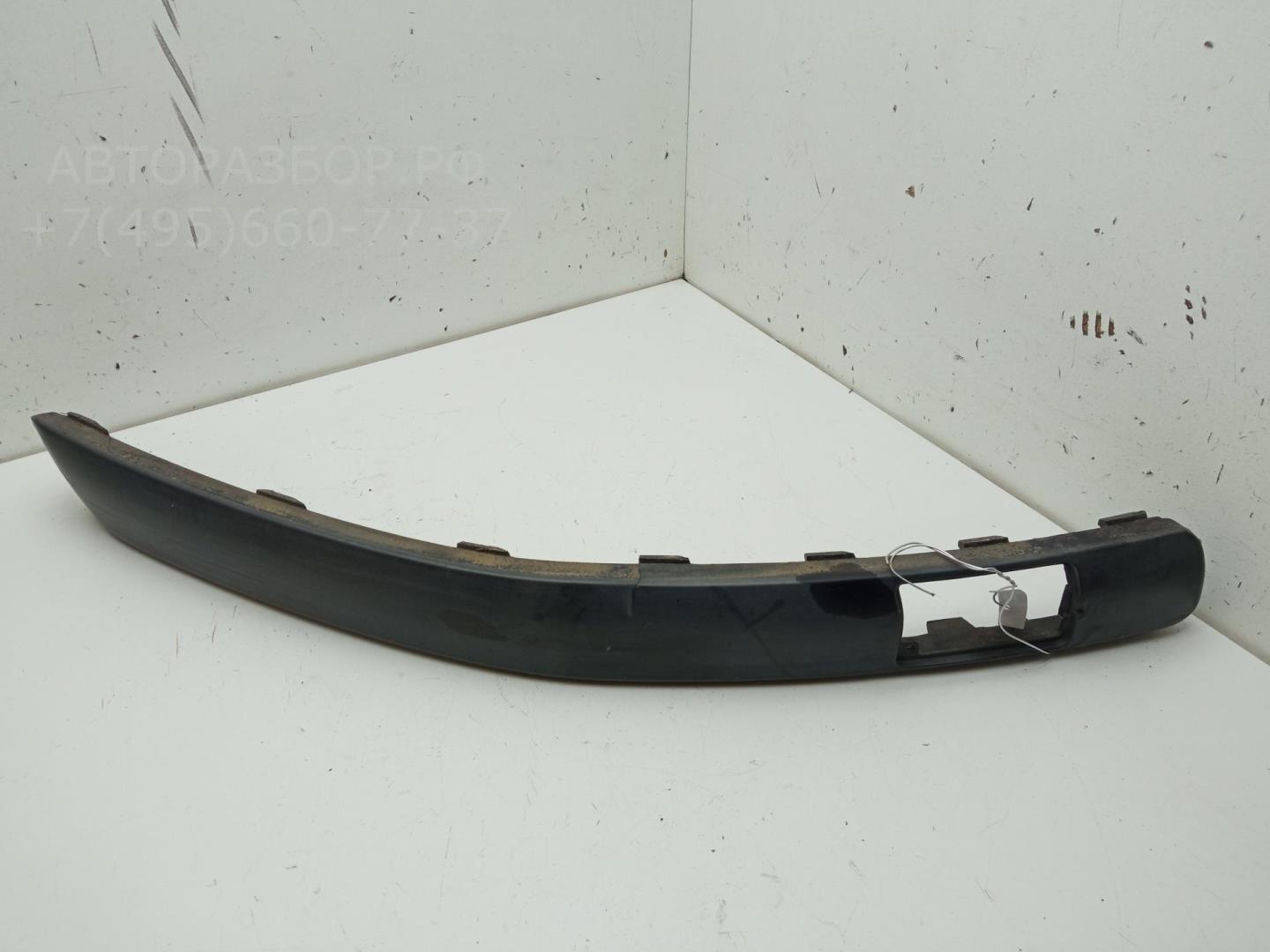 Молдинг переднего бампера правый