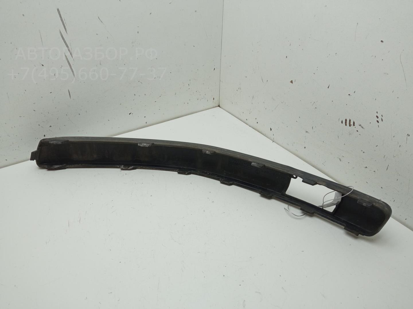 Молдинг переднего бампера правый