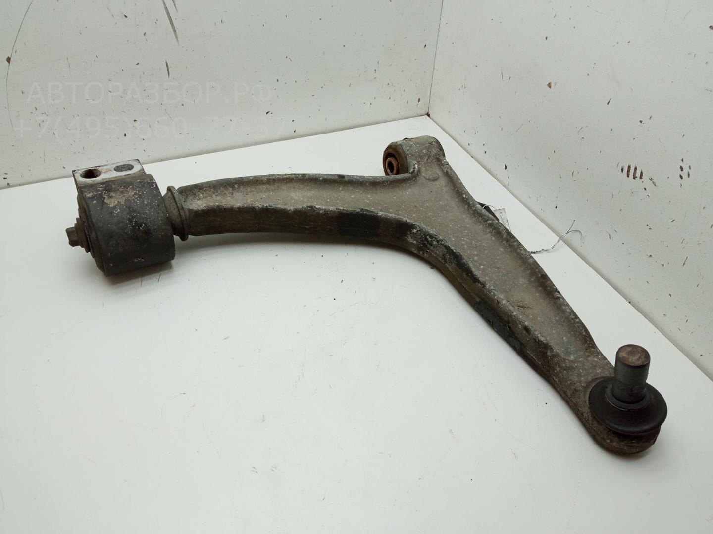 Рычаг передний правый