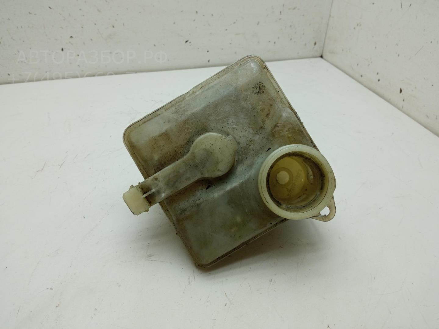 Бачок главного тормозного цилиндра