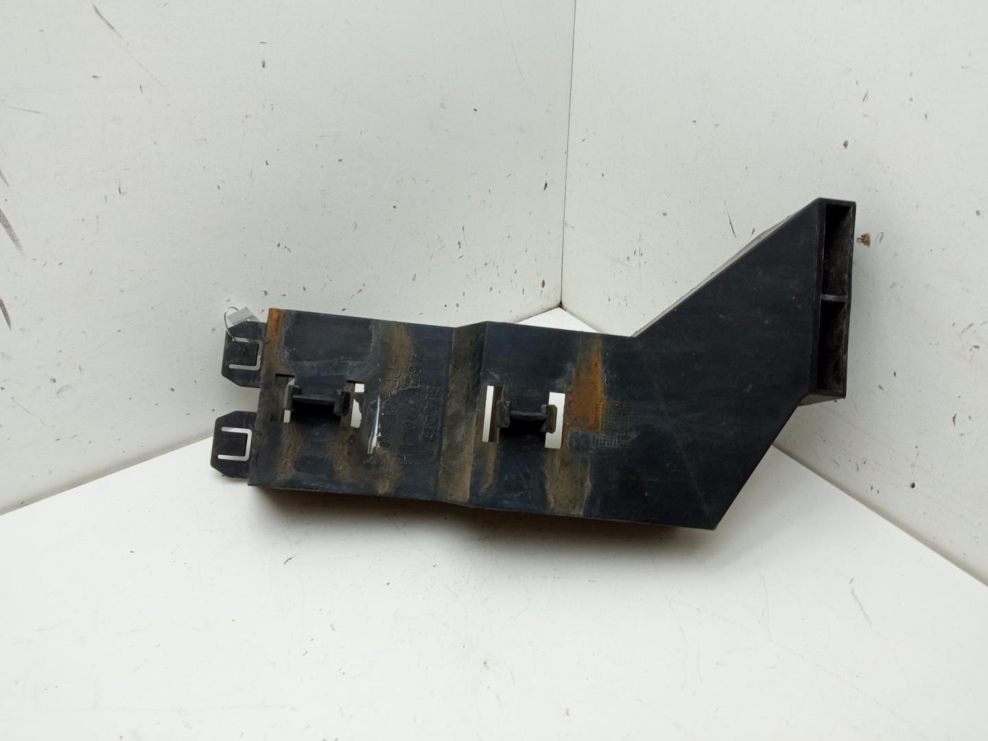 Кронштейн переднего бампера левый