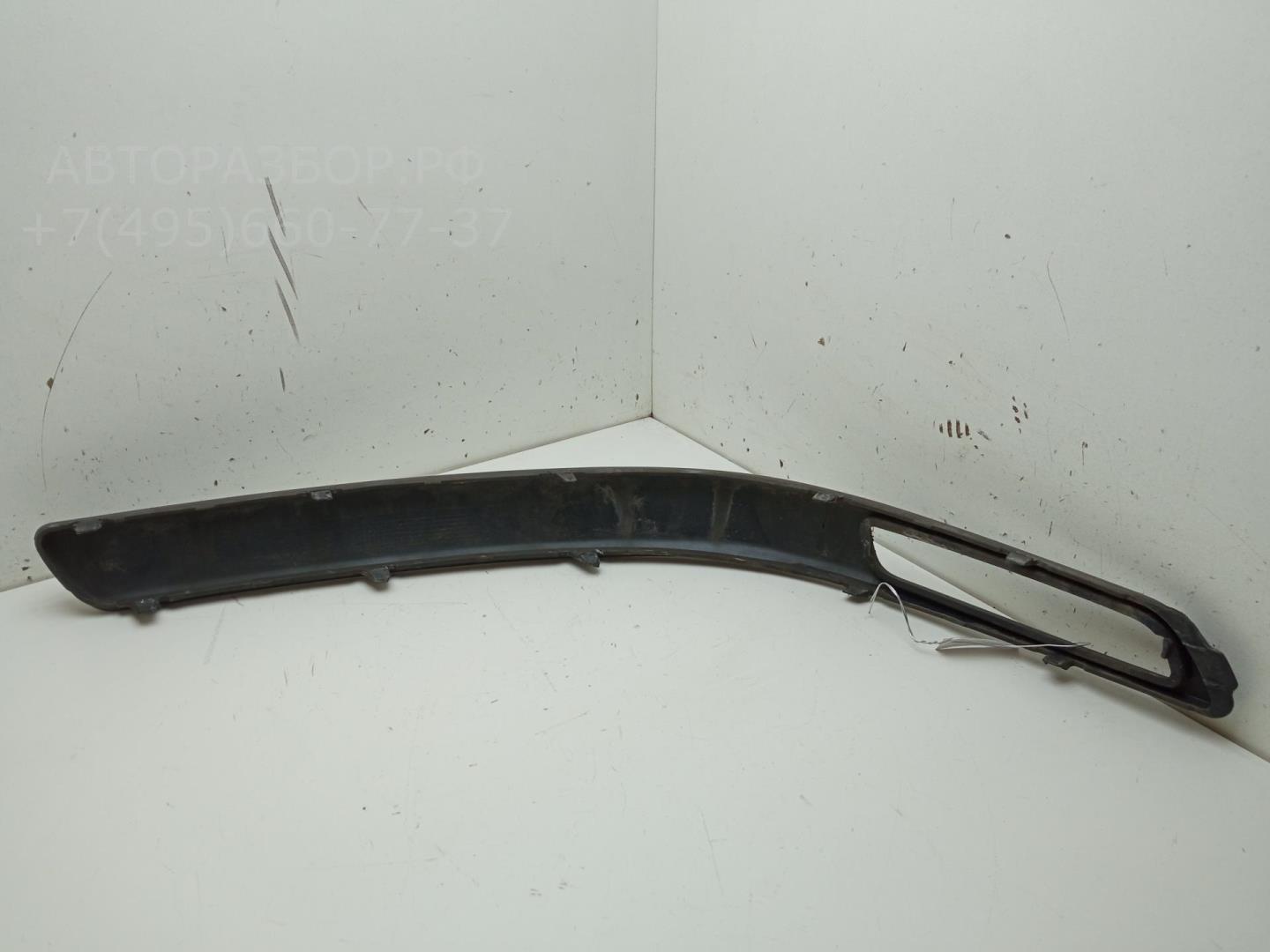 Молдинг переднего бампера левый