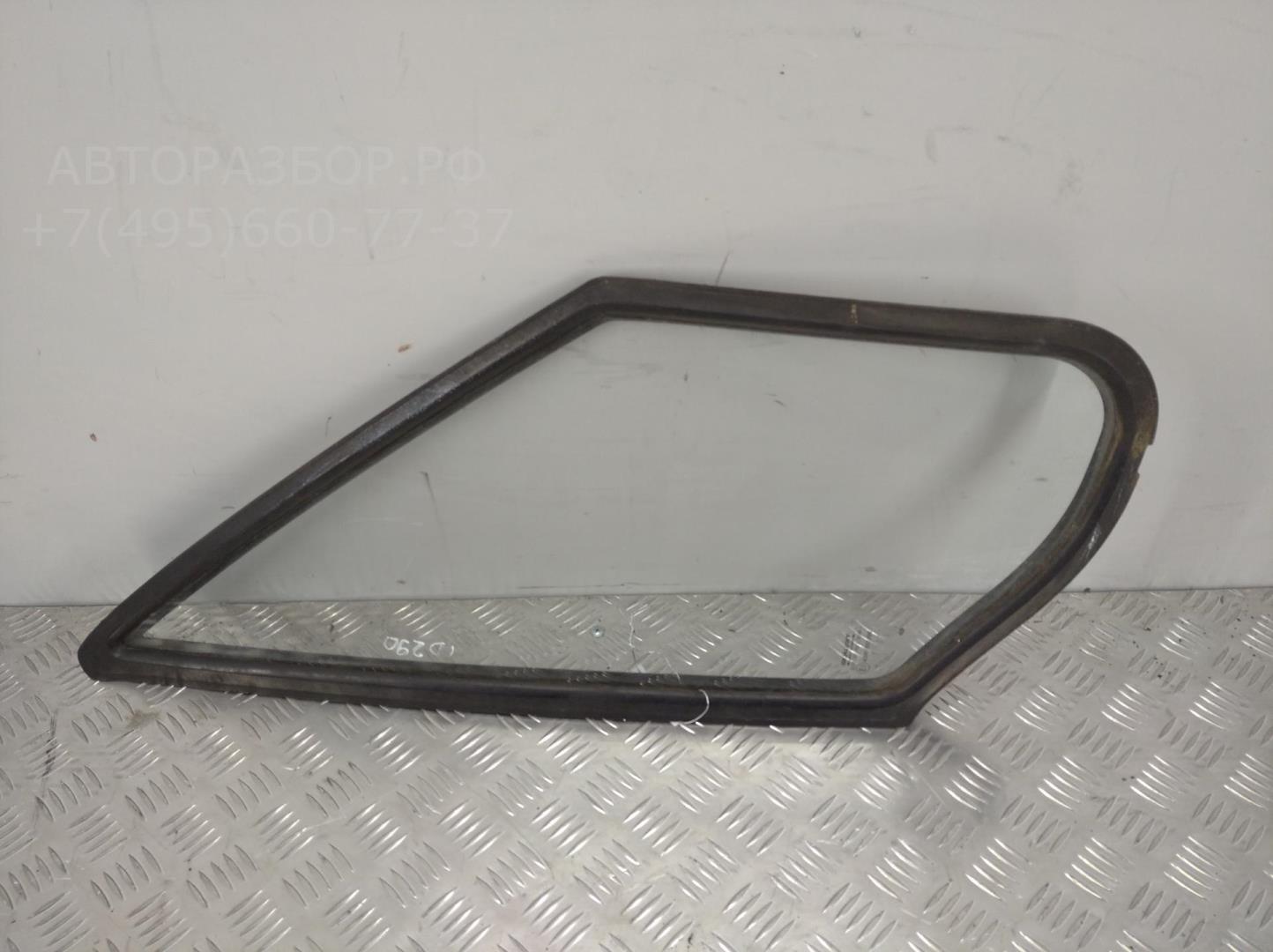 Стекло двери передней правой (форточка)