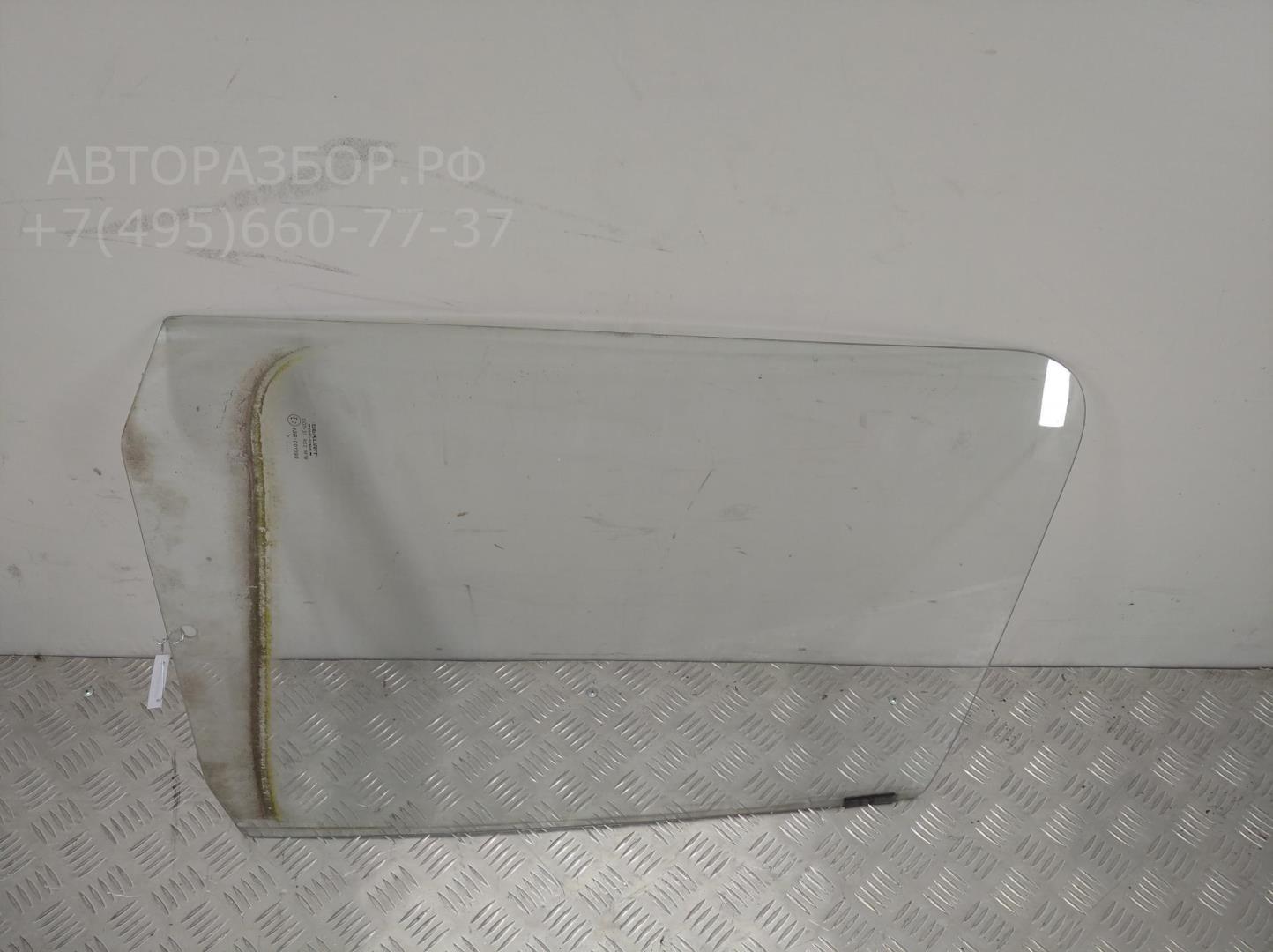Стекло двери передней правой