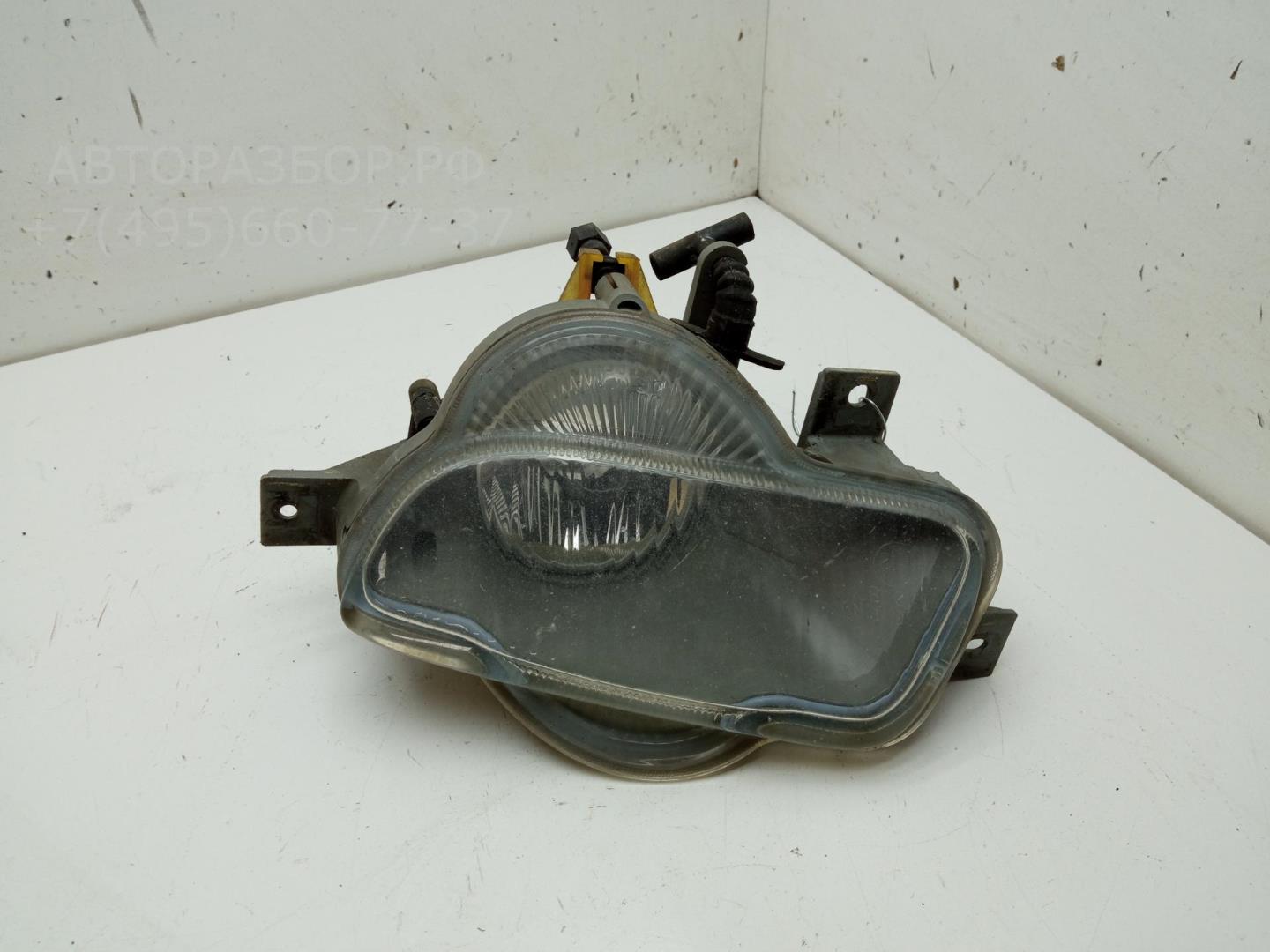 Фара противотуманная левая