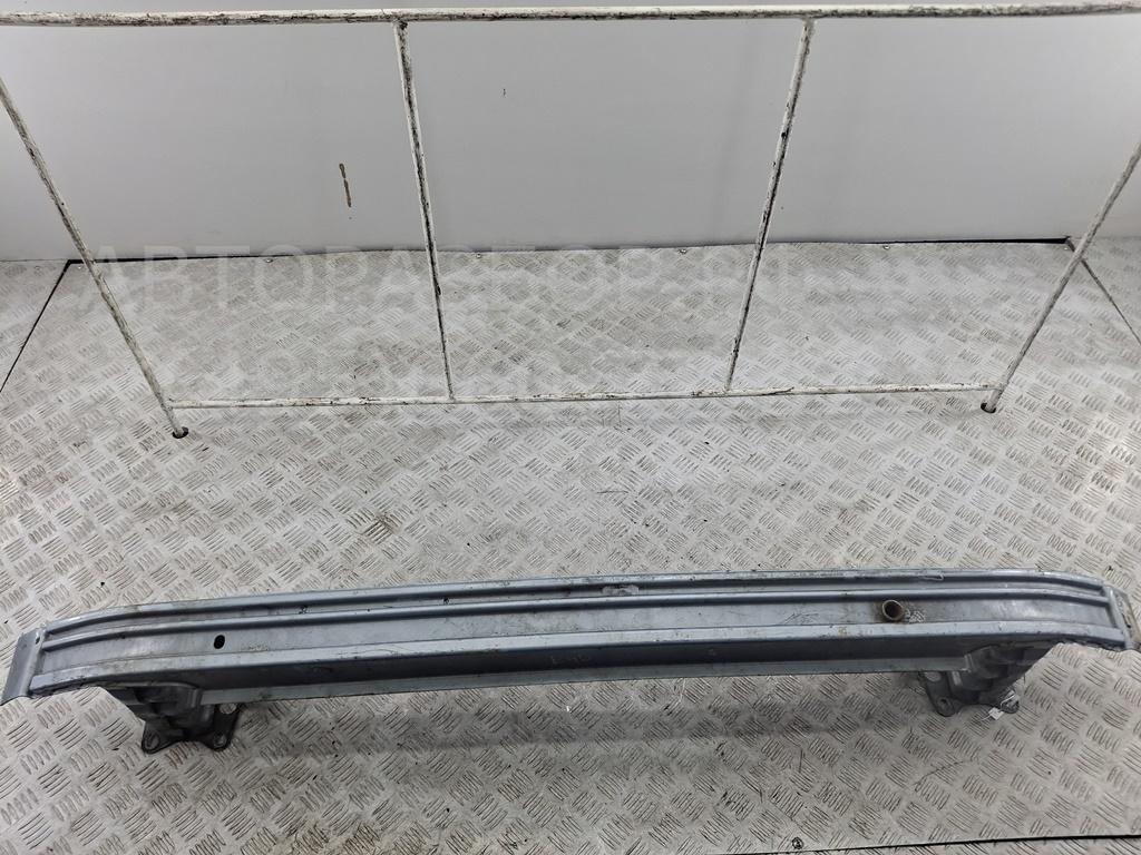 Усилитель переднего бампера