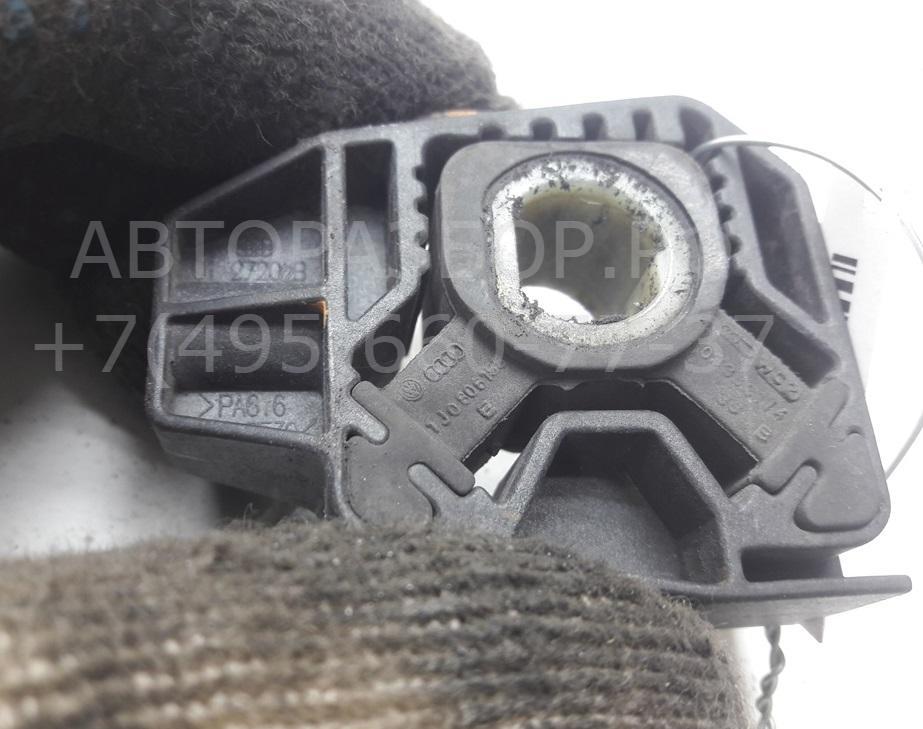 Кронштейн радиатора