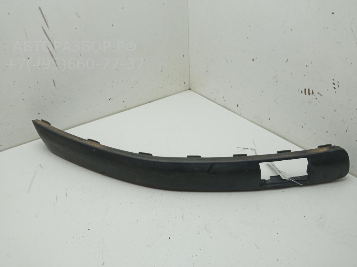 Молдинг переднего бампера правый