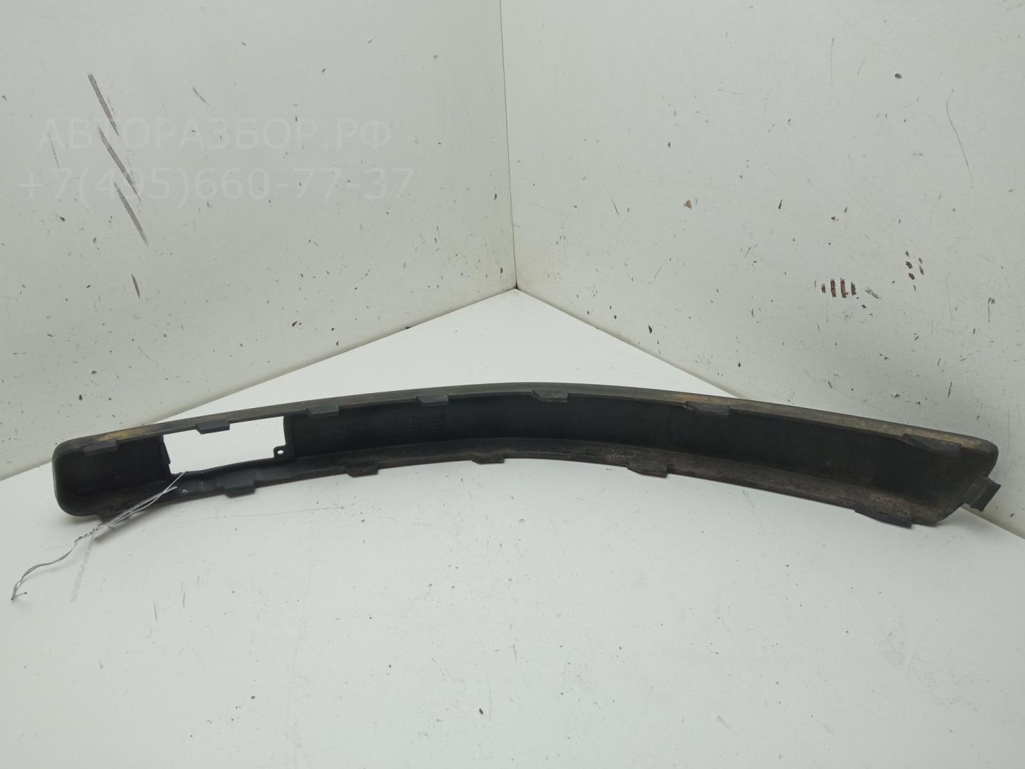 Молдинг переднего бампера правый