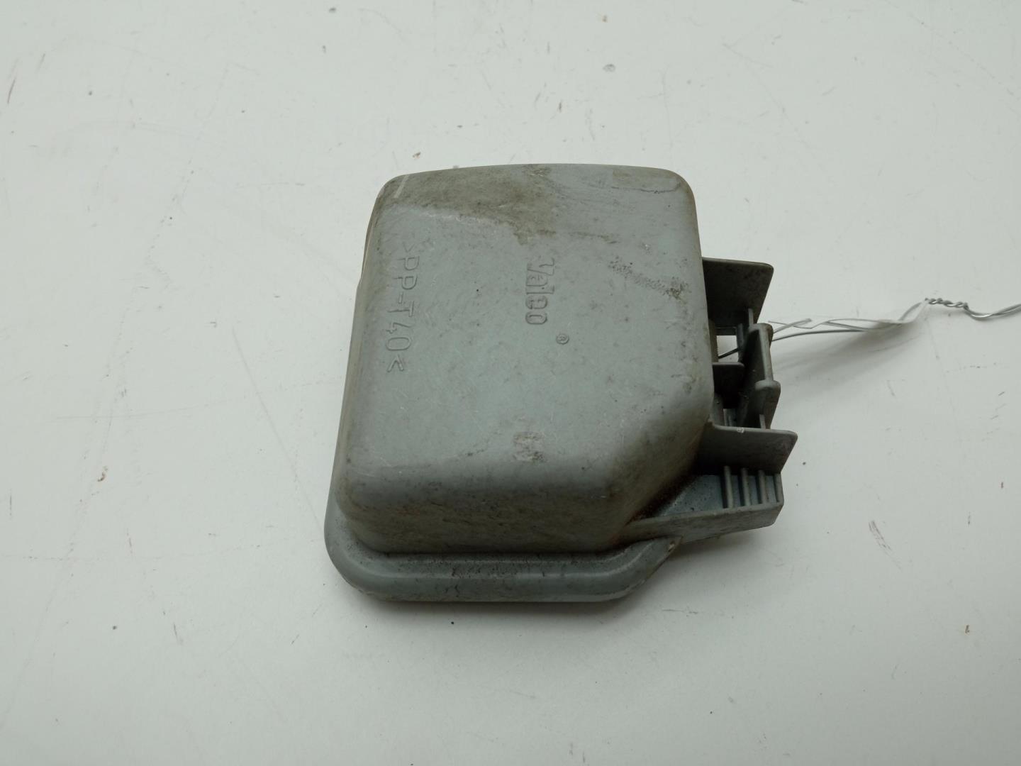 Крышка фары левой