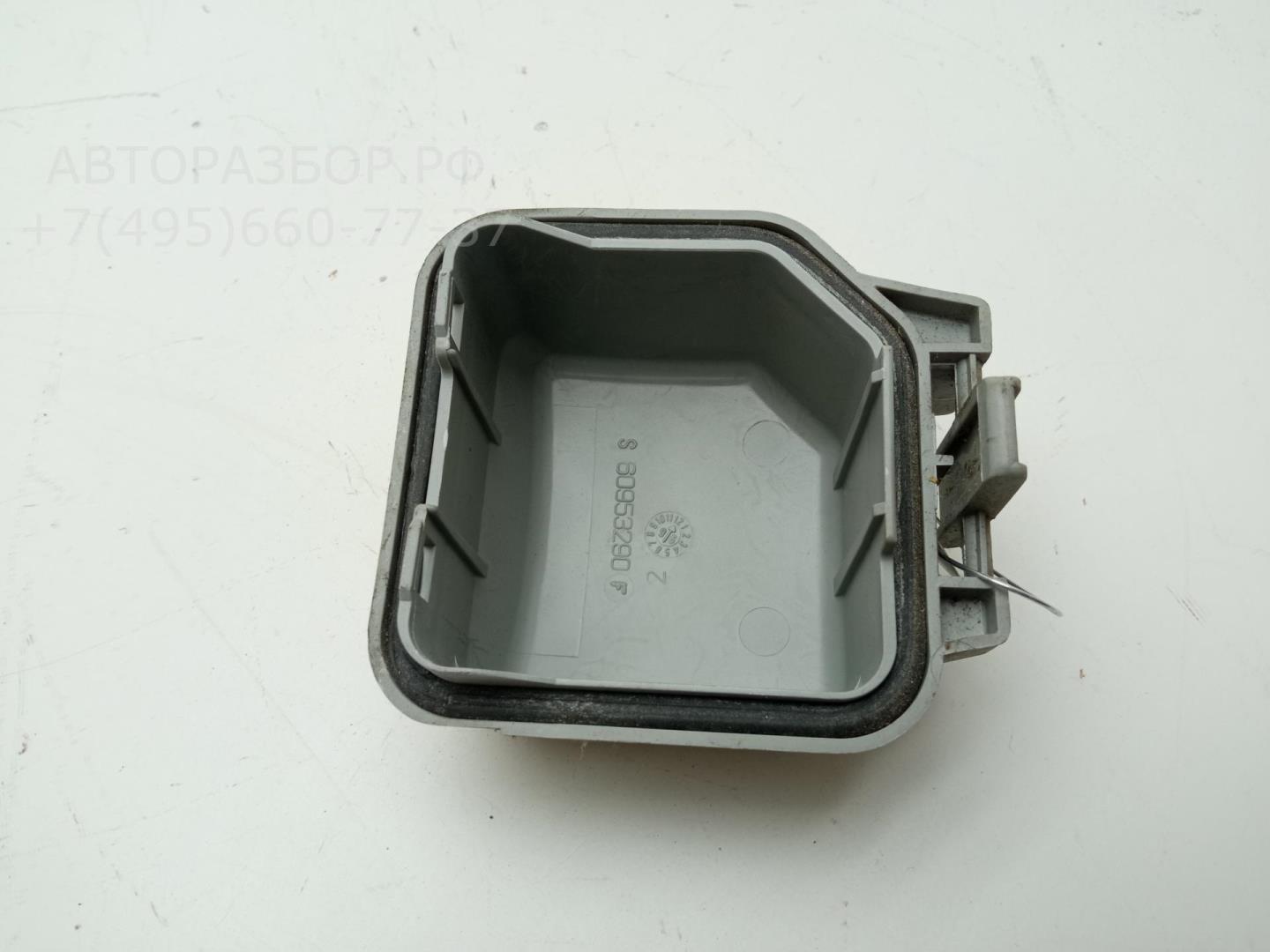 Крышка фары левой