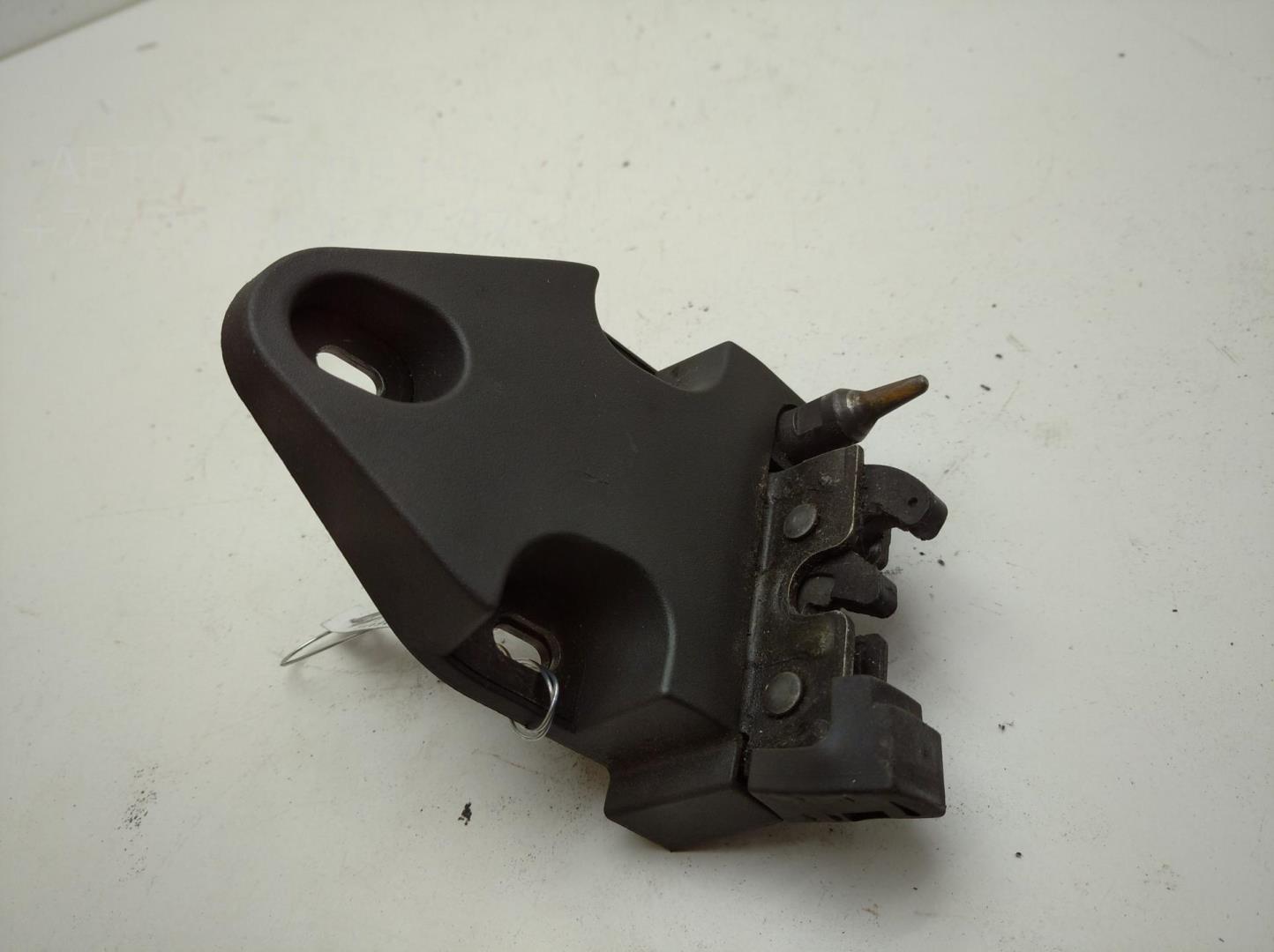 Замок двери задней правой