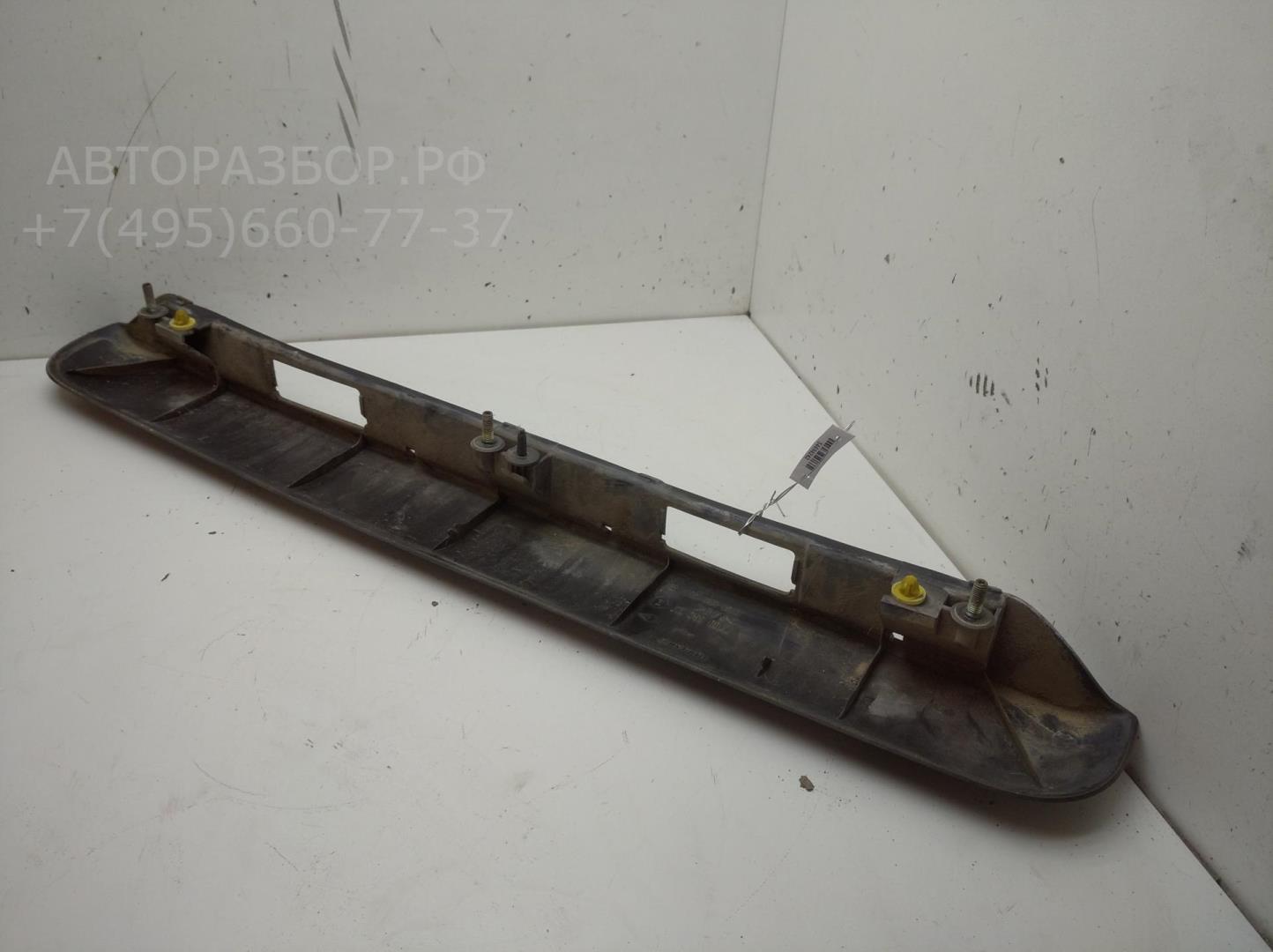 Накладка крышки багажника