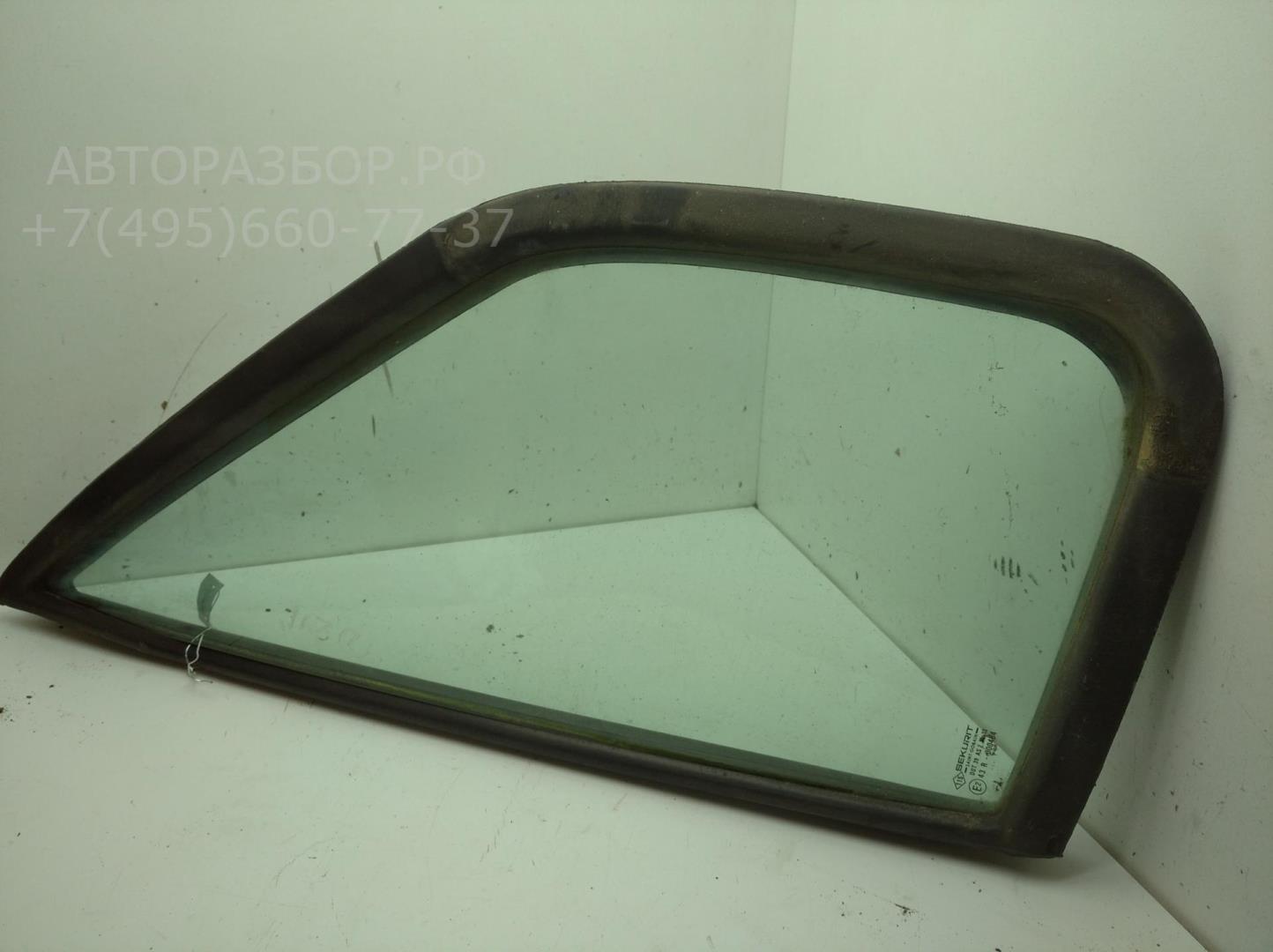Стекло двери передней правой (форточка)