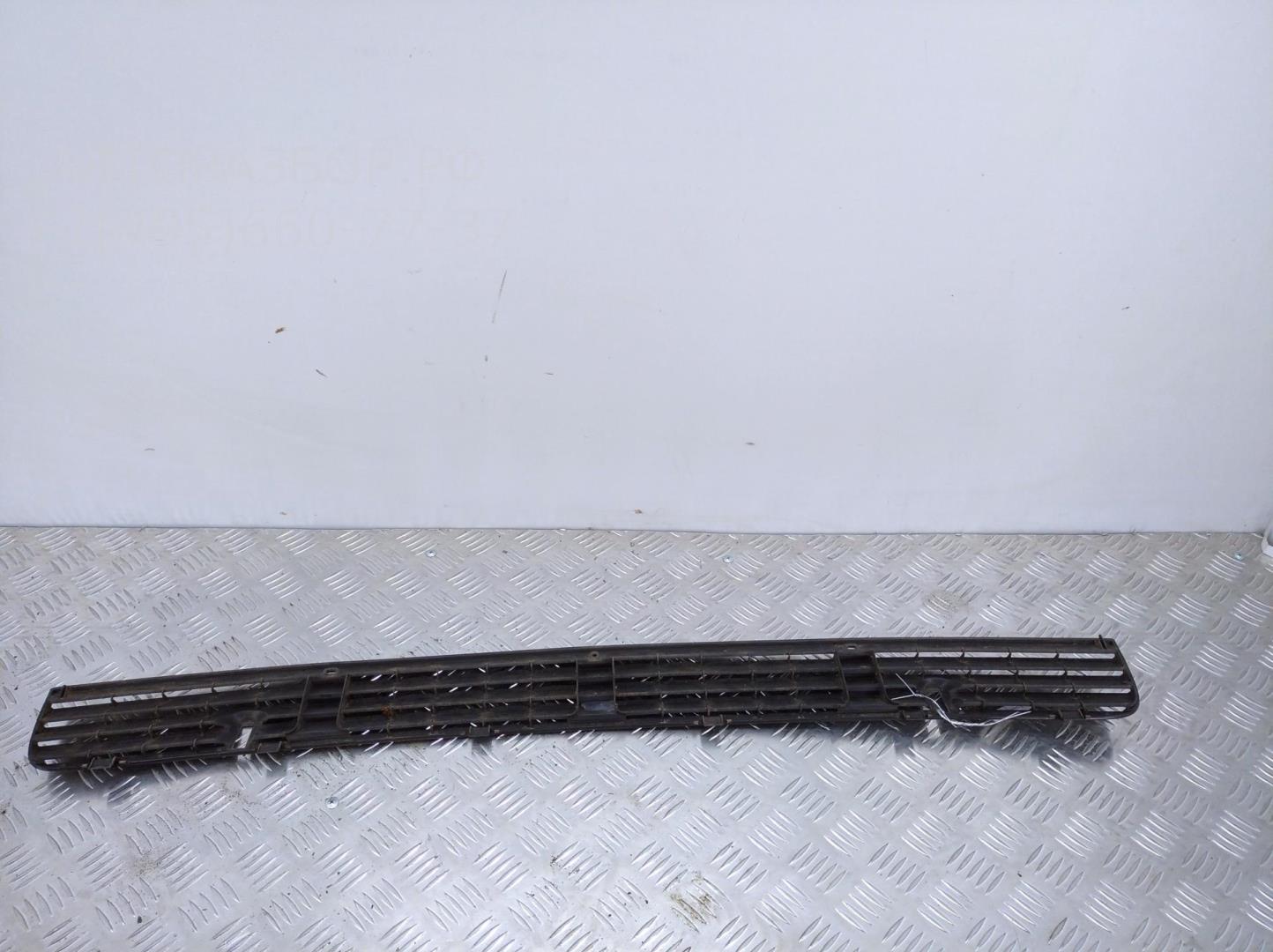 Решетка в капот