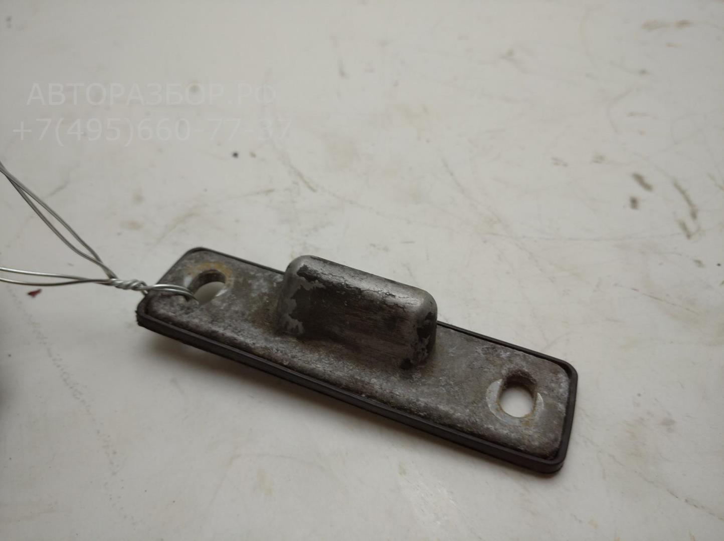 Ответная часть замка двери